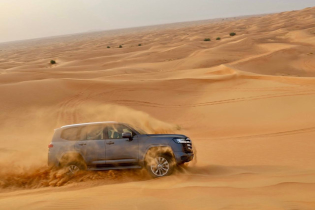 Фото - экскурсия: Эксклюзивная поездка на джипе по песчаным барханам с ужином и развлекательной программой