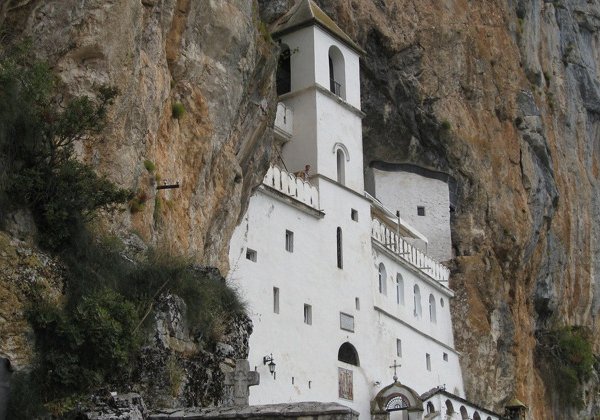 Два монастыря (Цетинский монастырь, Острог)