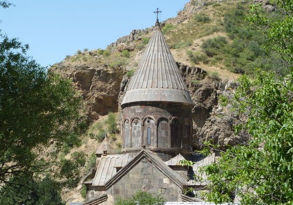 Языческий Гарни — Скальный Гегард — озеро Севан - фото 1