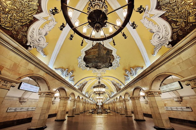 Фото экскурсии - Московское метро школьникам — история, загадки и древние морские раковины - 1