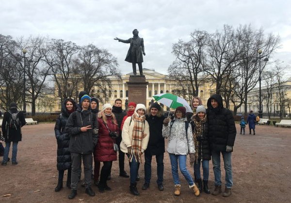 Обзорная прогулка по Центру с коренным петербуржцем - фото 1