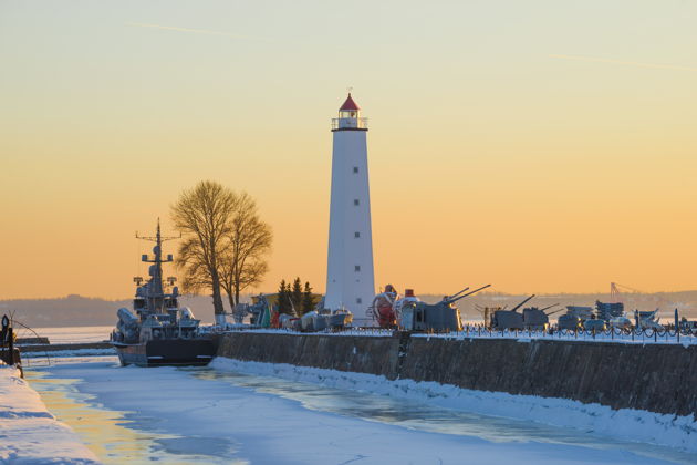 Фото экскурсии - Масштабная экскурсия по Петергофу, Кронштадту и форту Константин - 11