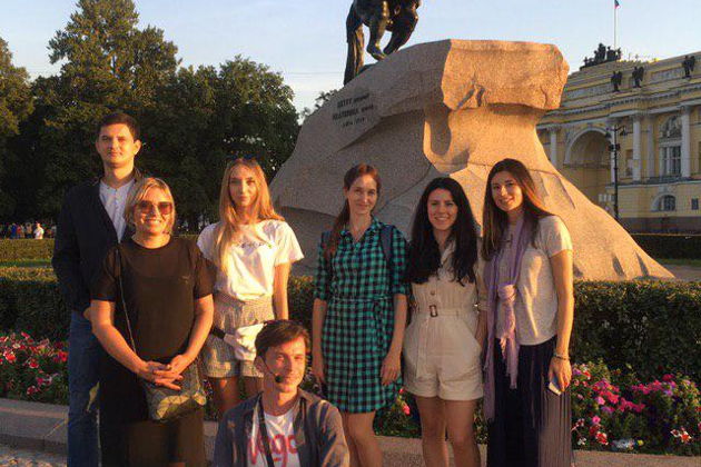 Фото экскурсии - Прогулка пешком по Петербургу с байками о старом городе - 7