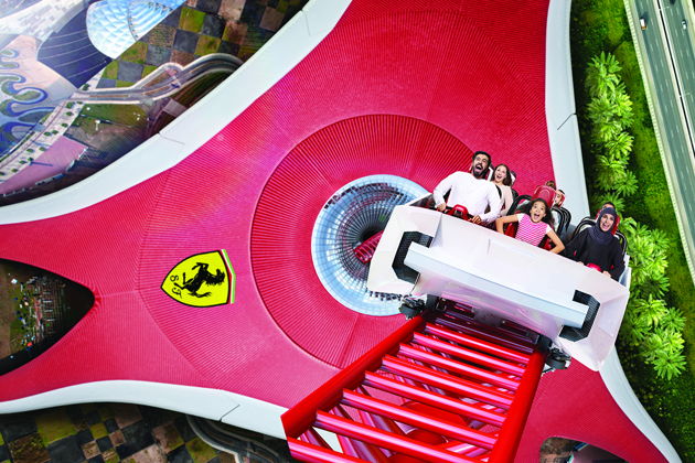 Море адреналина — тематический парк Ferrari World Абу-Даби-1