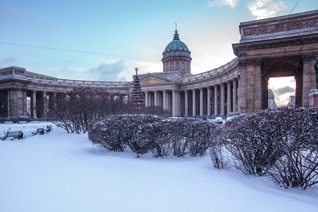 Фото - экскурсия: Исследуйте главные достопримечательности Петербурга в мини-группе от Исаакиевского собора до Лахта Центра