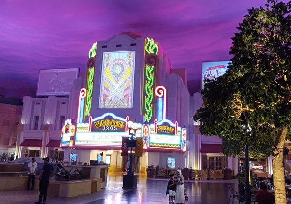 Путешествие в мир кино: тематический парк «Warner Bros. World» Абу-Даби - фото 1