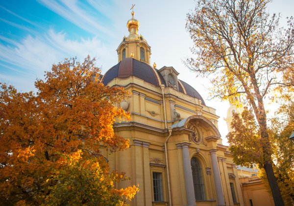 По православным храмам Петербурга