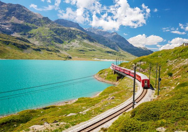Из Милана: Санкт-Мориц и панорамный тур на Bernina Express - фото 1