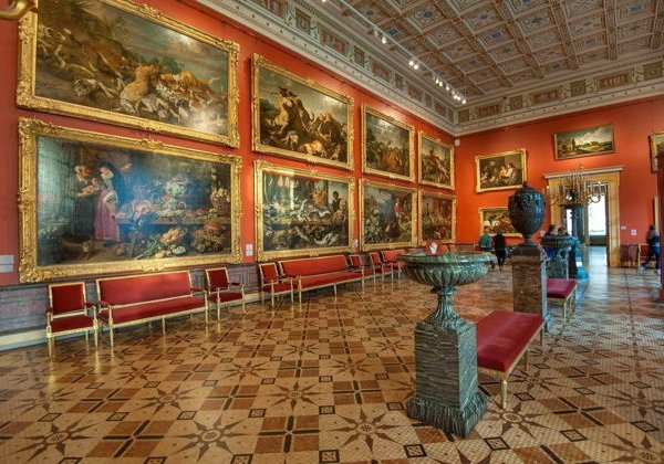 Индивидуальная экскурсия по Петербургу и Эрмитажу  - фото 1
