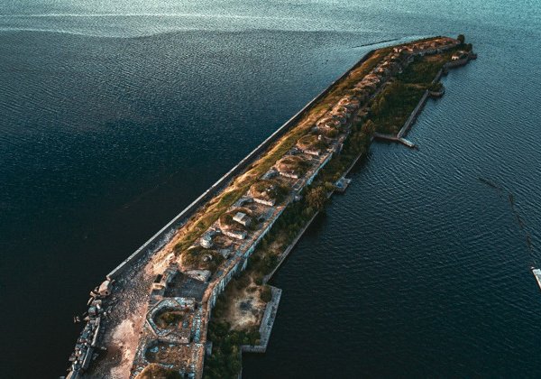 Морское путешествие на мощнейший форт Кронштадта