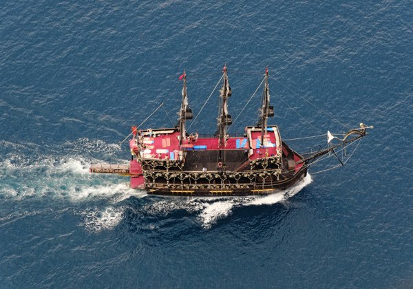 На пиратской яхте по Средиземному морю