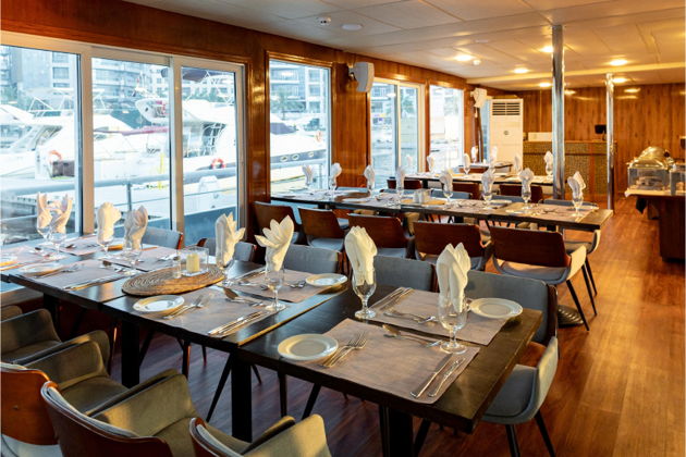 Фото экскурсии - Роскошный ужин на катамаране Alexandra в заливе Марина - 12