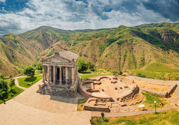 4 дня в Армении: Гарни, Татев, Карахундж, Звартноц, Эчмиадзин - фото 3
