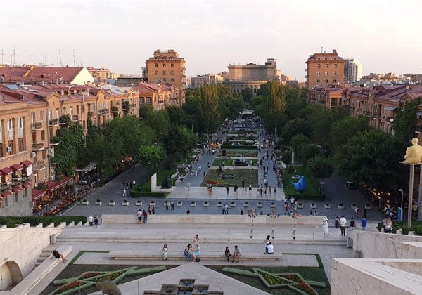 Ереван днем и вечером, в пешей доступности - фото 3