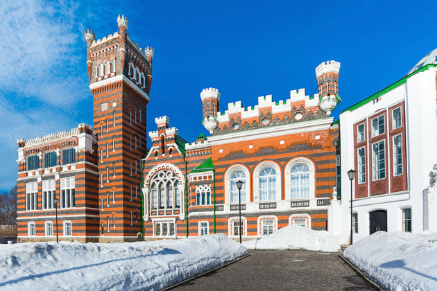 Шереметевский замок и озеро Светлояр