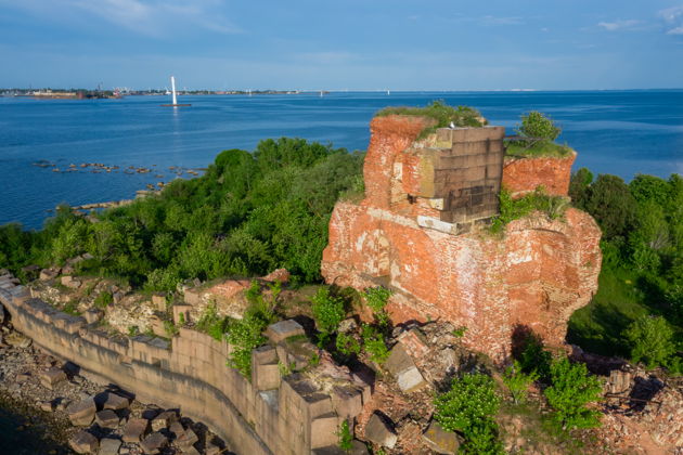 Морская экскурсия: форты Кронштадта и два рукотворных острова  -1