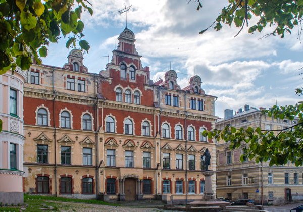 День в средневековом Выборге: старый город и парк Монрепо - фото 2