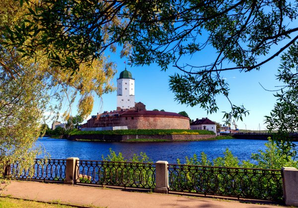 День в средневековом Выборге: старый город и парк Монрепо