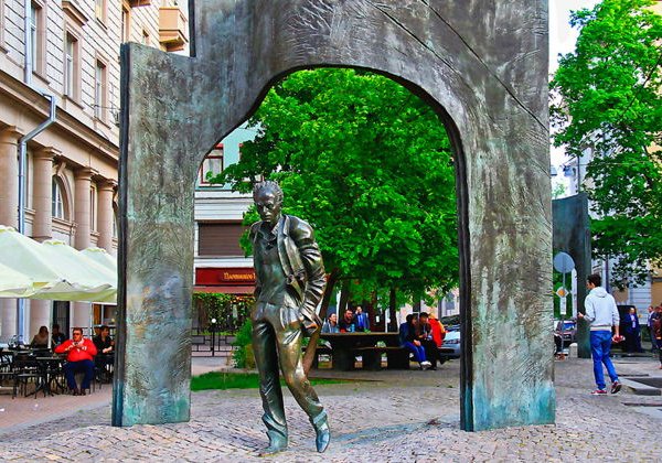 Арбатское вдохновение: пешеходная прогулка по Арбату и Воздвиженке - фото 1