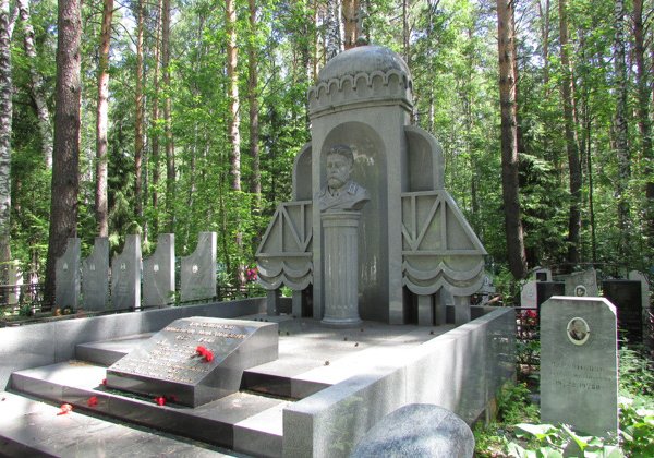 Экскурсия по главному некрополю Новосибирска