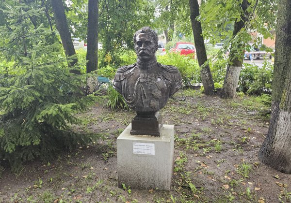 Улицы с загадками, дворики с секретами и нескучные истории из жизни смолян