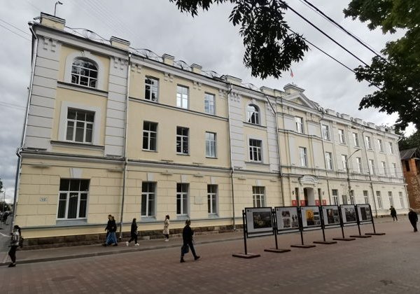 Улицы с загадками, дворики с секретами и нескучные истории из жизни смолян - фото 2