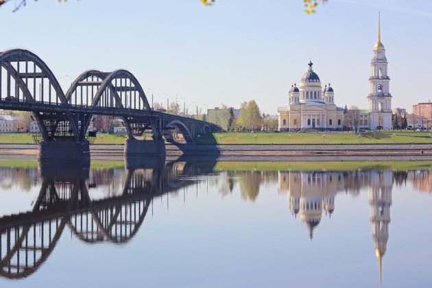 Экскурсия по городу и Рыбинское водохранилище на транспорте туристов