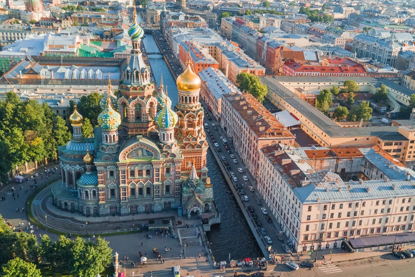 Большой гостиный двор в Санкт-Петербурге