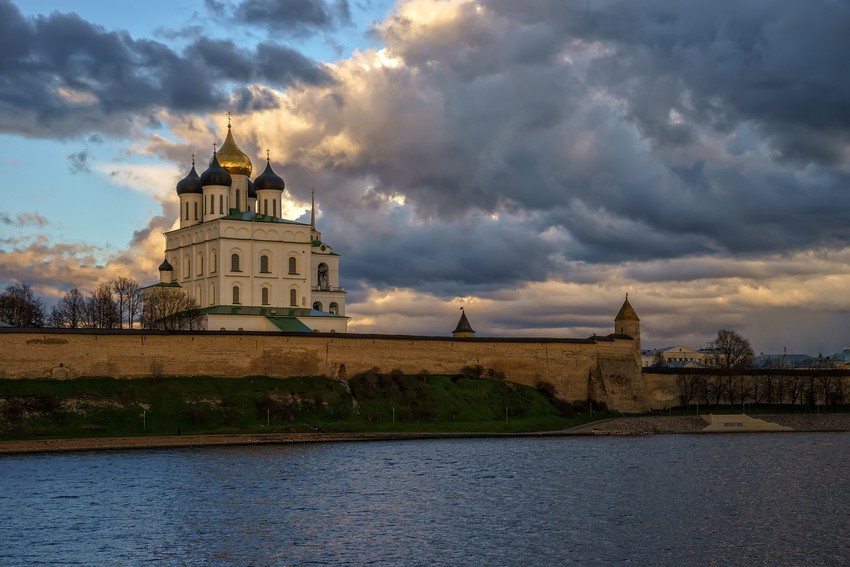 Фото - Памятник Александру Невскому - Псков