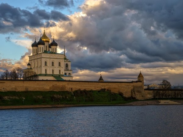 Памятник Александру Невскому - Псков