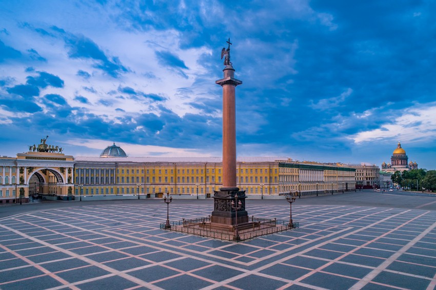 Александровская колонна в Санкт-Петербурге