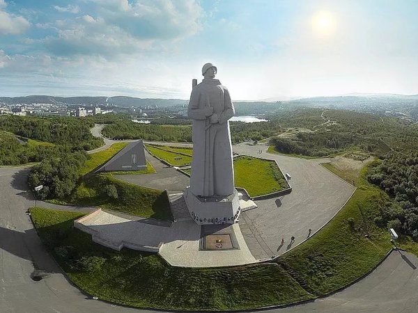 Самое высокое здание за полярным кругом - Мурманск