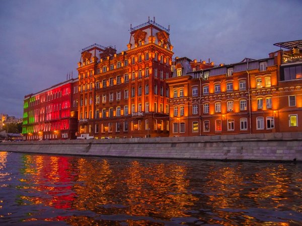 Красный октябрь - Москва