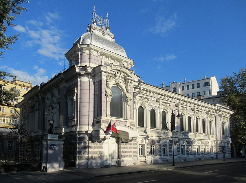 Пятницкая улица в Москве