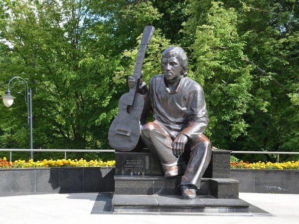 Памятник Высоцкому - Калининград
