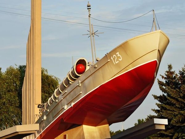 Памятный знак морякам-балтийцам - Калининград