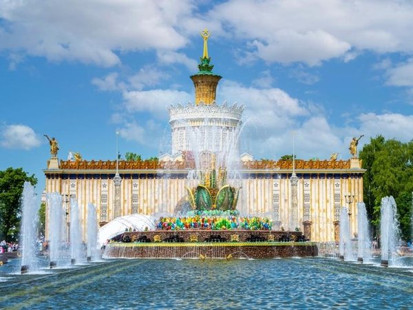 Фонтан Каменный цветок - Москва