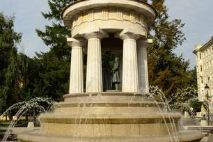 Фонтан-ротонда Наталья и Александр - 3 экскурсии