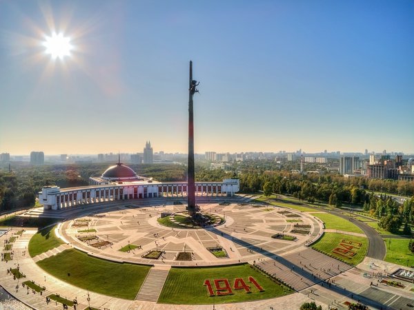 Монумент Победы на Поклонной горе - Москва
