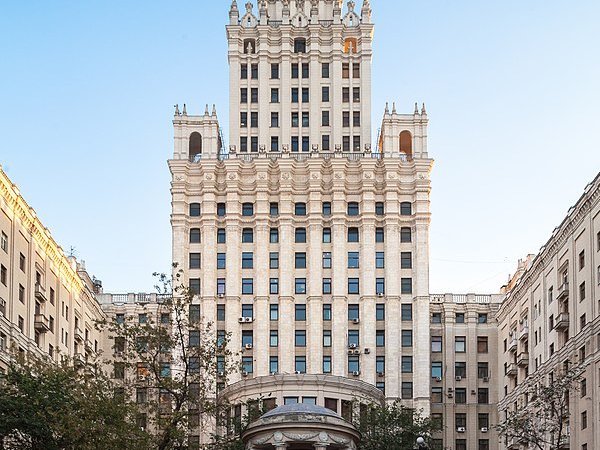 Высотное здание на площади Красных Ворот - Москва