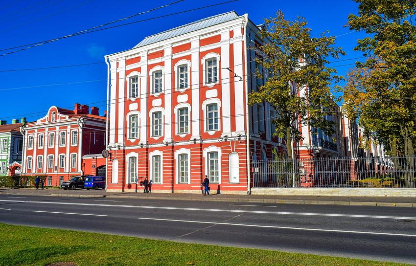 Здание Двенадцати коллегий в Санкт-Петербурге