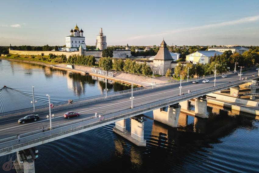 Покровская башня в Пскове