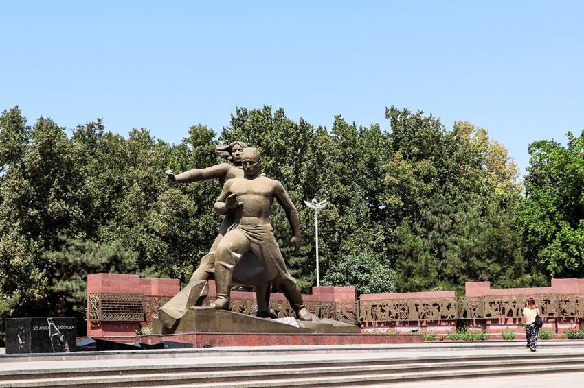 Монумент Мужества в Ташкенте