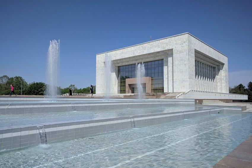 Достопримечательность Площадь победы фото - Бишкек