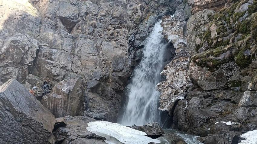 Водопад Большой Шымбулак в Алматы - фото
