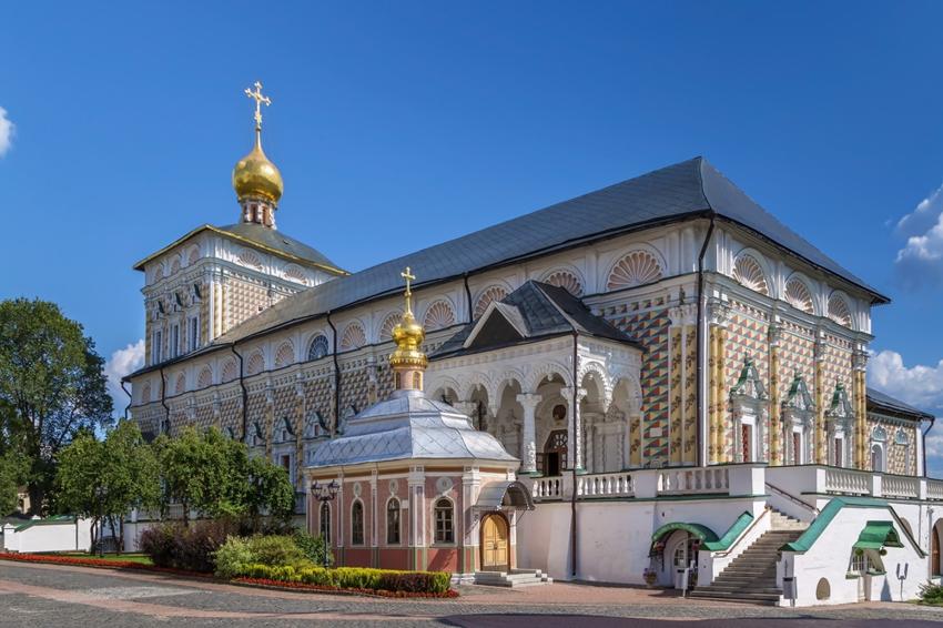 Церковь преподобного Сергия с Трапезной палатой в Сергиевом Посаде