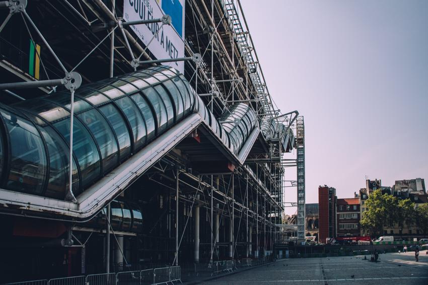 Центр Жоржа Помпиду в Париже - фото