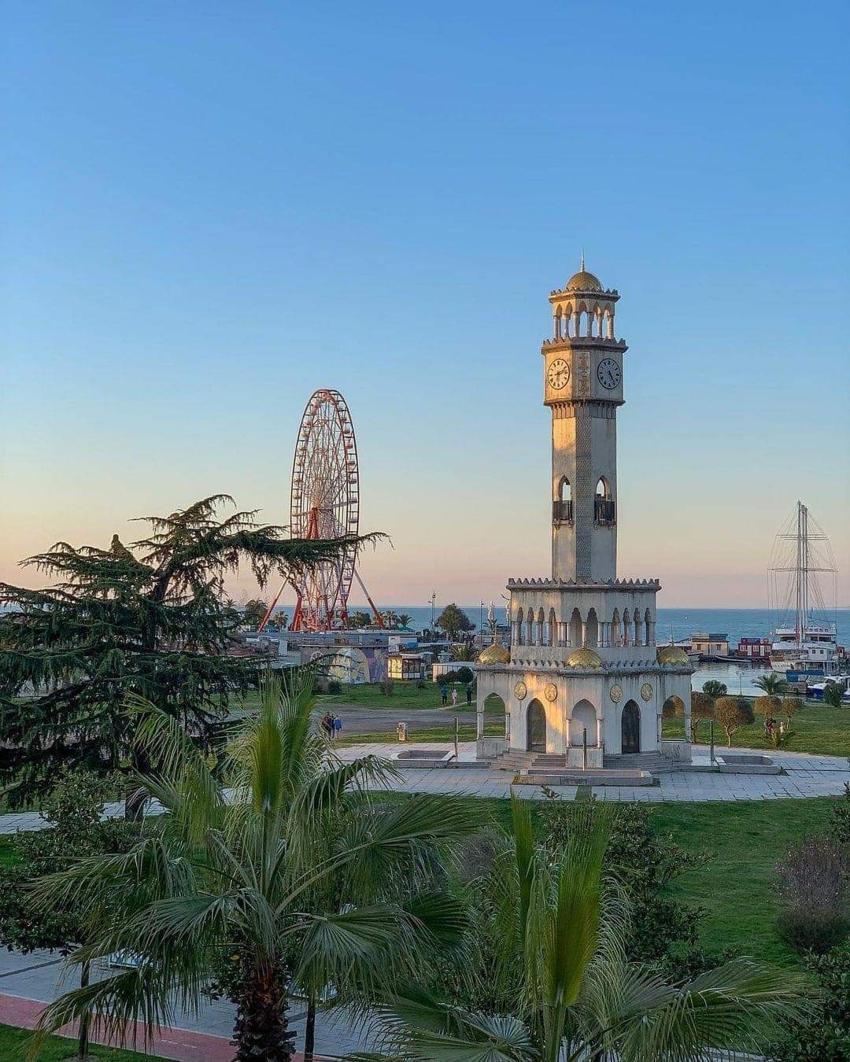 Достопримечательность Морской вокзал фото - Батуми