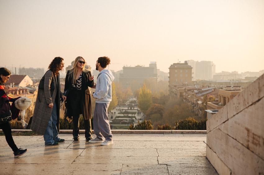 Достопримечательность Вернисаж фото - Ереван