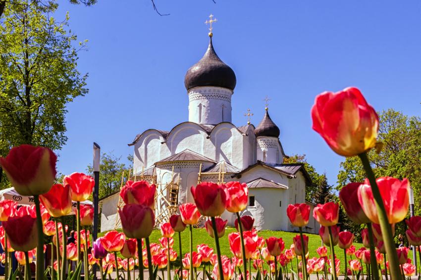 Достопримечательность Спасо-Елеазаровский женский монастырь фото - Псков